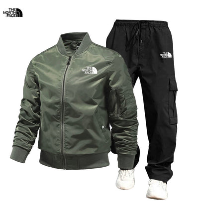 Giacca e pantaloni impermeabili da esterno